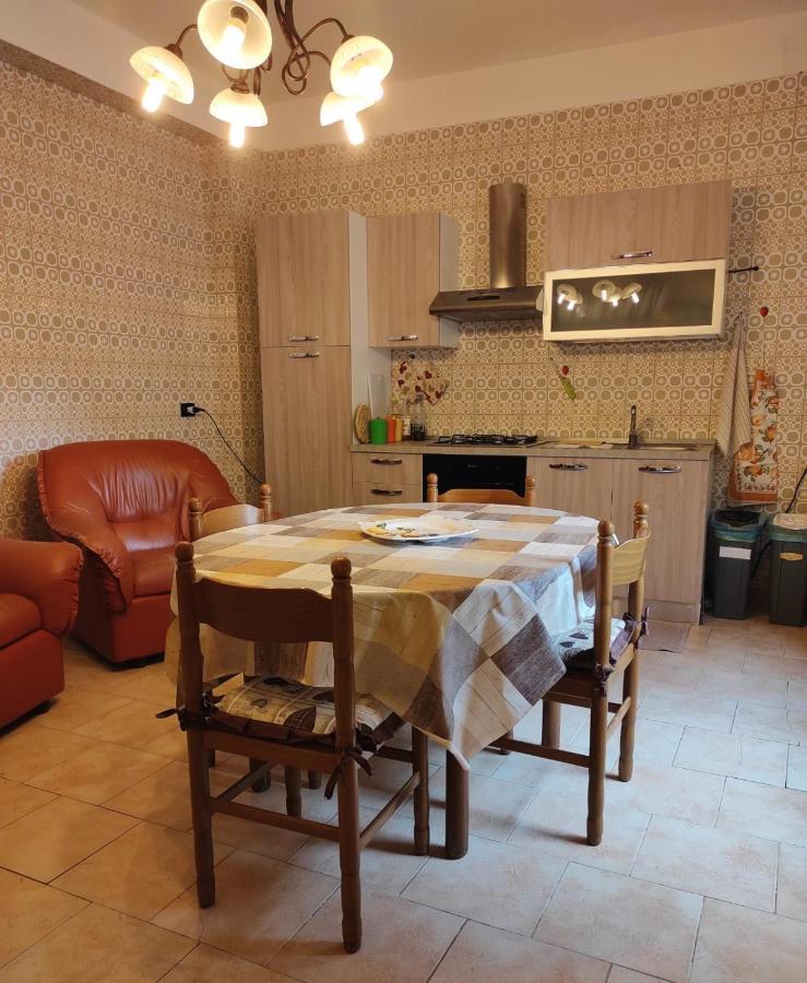 チーニジCasa Vacanza Di Maggioアパートメント エクステリア 写真